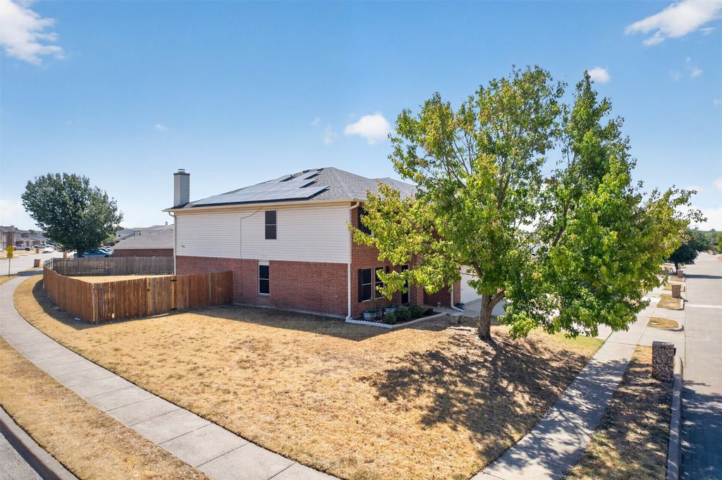 5316 Bedfordshire Drive, Fort Worth, TX 76135 — photo 2