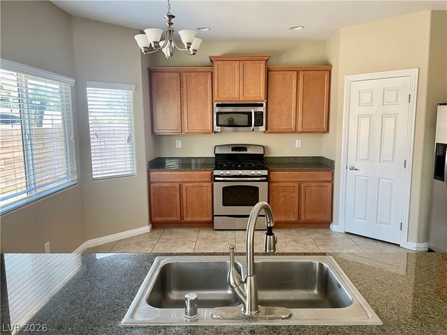 7874 Barntucket Avenue, Las Vegas, NV 89147