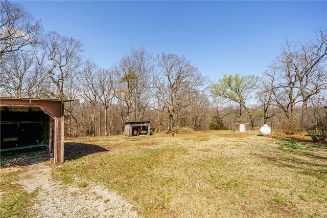 50 Juniper Lane, Eureka Springs, AR 72632