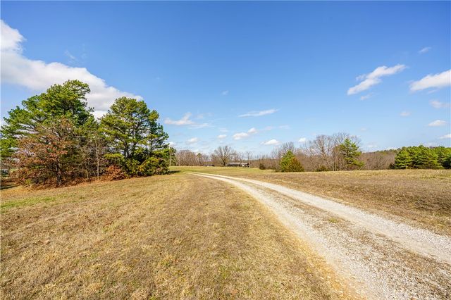 50 Juniper Lane, Eureka Springs, AR 72632