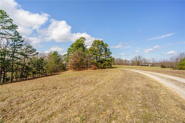 50 Juniper Lane, Eureka Springs, AR 72632