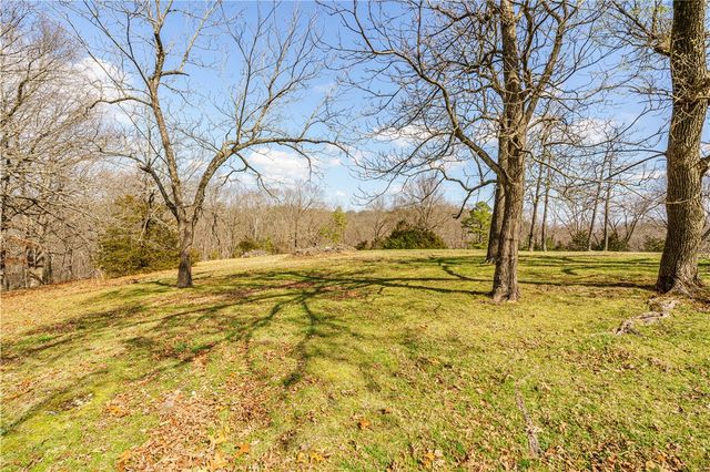 50 Juniper Lane, Eureka Springs, AR 72632