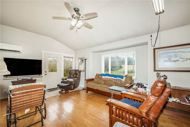 50 Juniper Lane, Eureka Springs, AR 72632