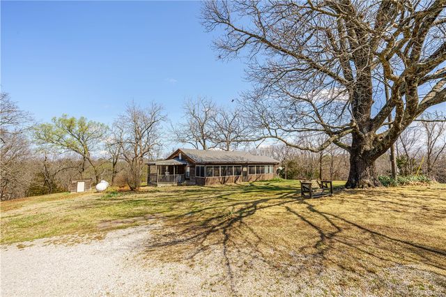 50 Juniper Lane, Eureka Springs, AR 72632