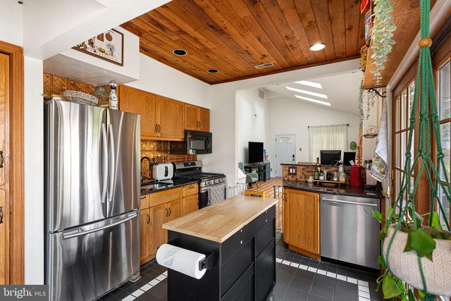 5621 CHESTNUT AVE, Pennsauken, NJ 08109