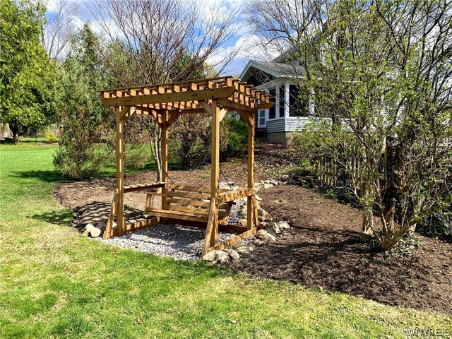 221 Redfield Avenue, Manlius, NY 13066