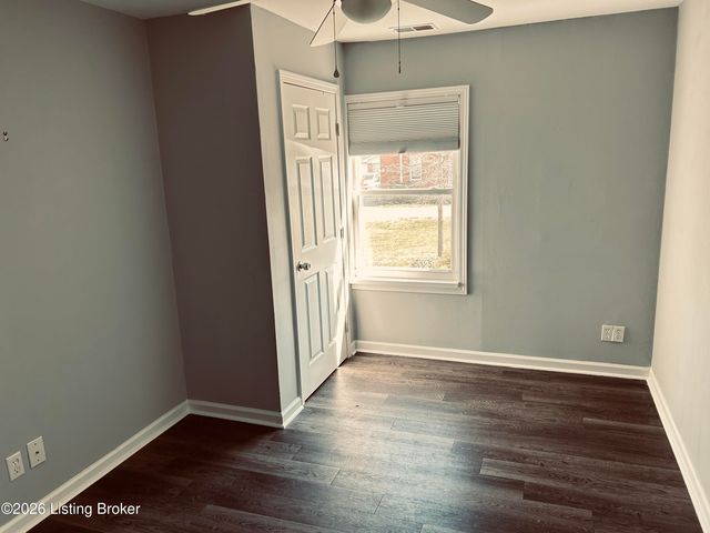 206 Meadowview Dr, Mt Washington, KY 40047