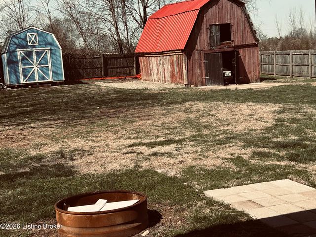 206 Meadowview Dr, Mt Washington, KY 40047