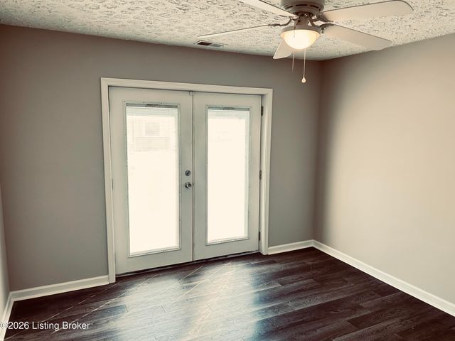 206 Meadowview Dr, Mt Washington, KY 40047