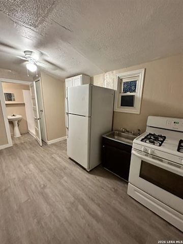314 N Nueces B, San Antonio, TX 78207