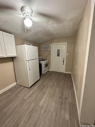 314 N Nueces B, San Antonio, TX 78207