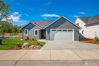 2806 Hazelwood Drive, Blaine, WA 98230