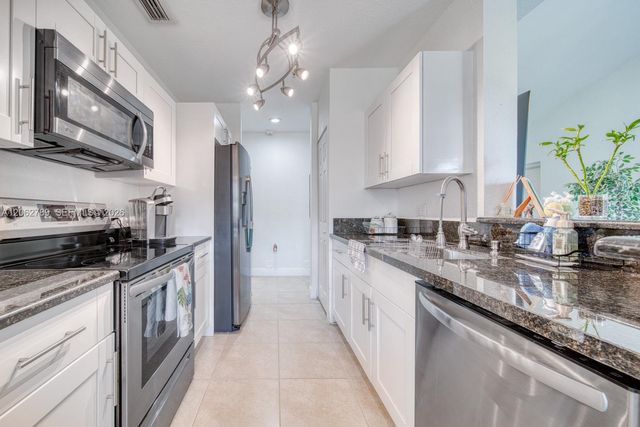 21130 SW 87th Ave 304, Cutler Bay, FL 33189