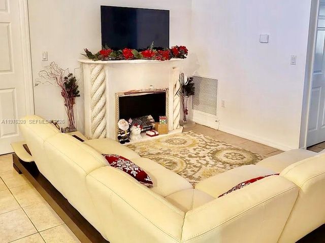 2048 NE 35th Ave, Homestead, FL 33033