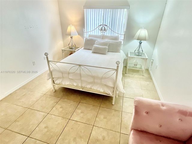 2048 NE 35th Ave, Homestead, FL 33033