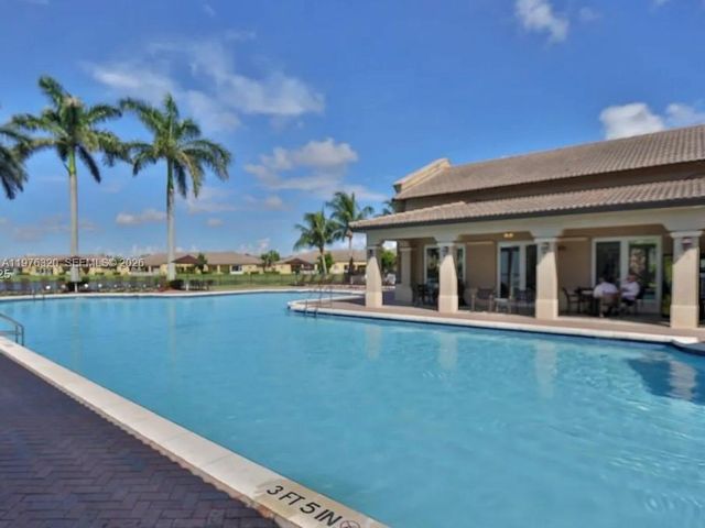 2048 NE 35th Ave, Homestead, FL 33033