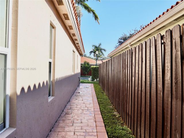 2048 NE 35th Ave, Homestead, FL 33033