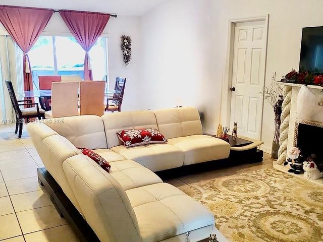 2048 NE 35th Ave, Homestead, FL 33033