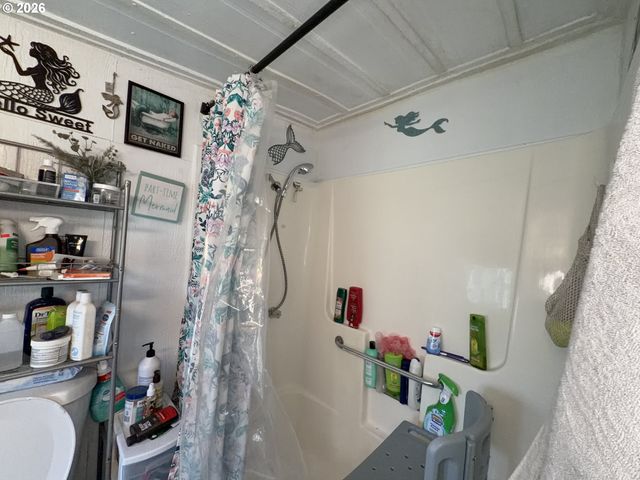 844 Ne JOHNSON St, Myrtle Creek, OR 97457