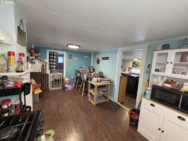 844 Ne JOHNSON St, Myrtle Creek, OR 97457