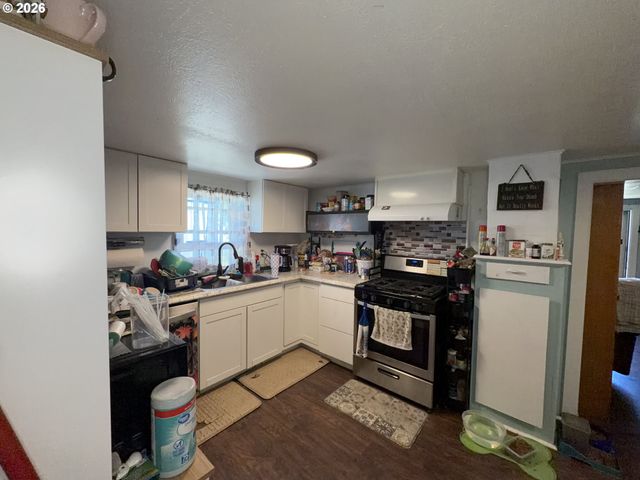 844 Ne JOHNSON St, Myrtle Creek, OR 97457