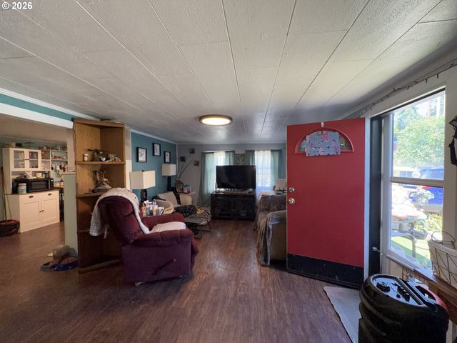 844 Ne JOHNSON St, Myrtle Creek, OR 97457