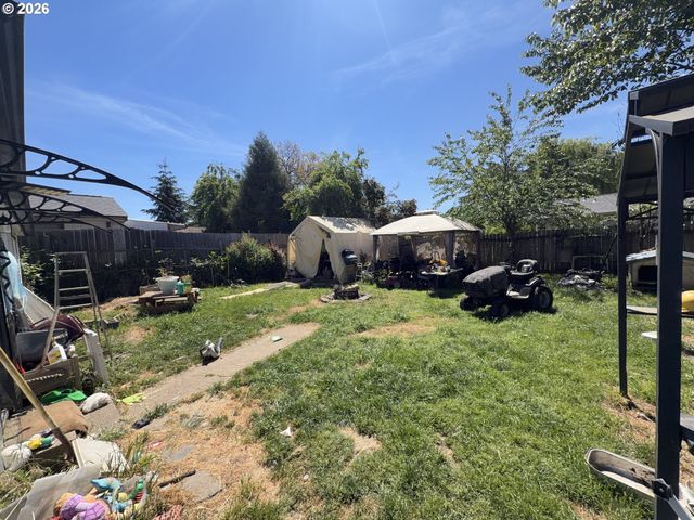 844 Ne JOHNSON St, Myrtle Creek, OR 97457