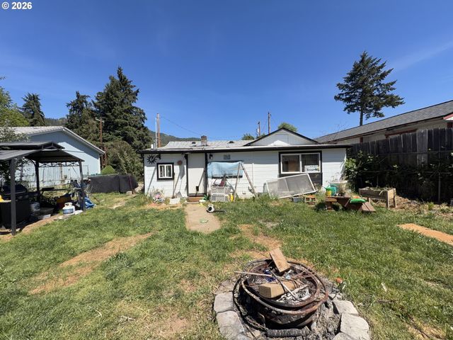 844 Ne JOHNSON St, Myrtle Creek, OR 97457