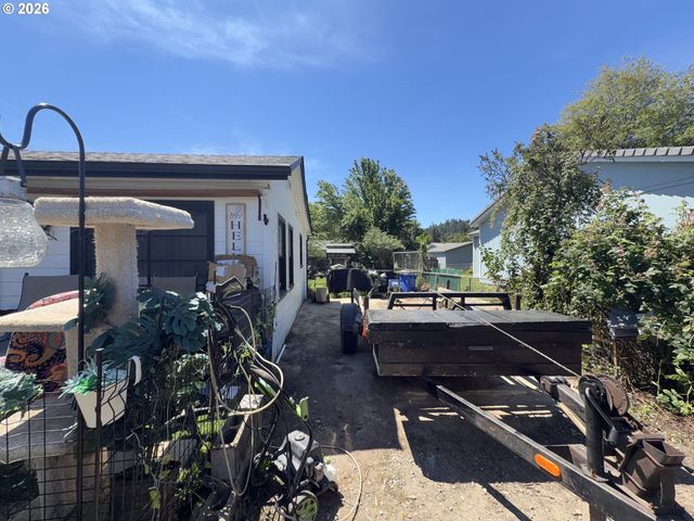 844 Ne JOHNSON St, Myrtle Creek, OR 97457