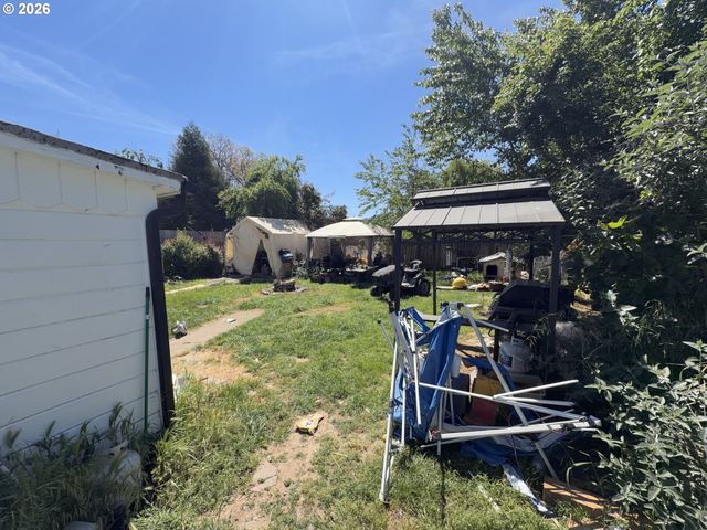 844 Ne JOHNSON St, Myrtle Creek, OR 97457