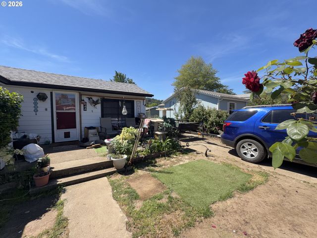 844 Ne JOHNSON St, Myrtle Creek, OR 97457