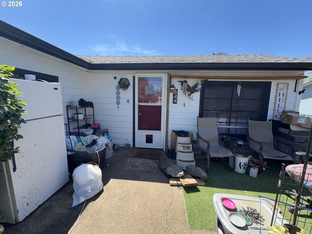 844 Ne JOHNSON St, Myrtle Creek, OR 97457