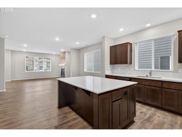 16156 Nw PRISTINE Ln, Portland, OR 97229