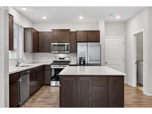 16156 Nw PRISTINE Ln, Portland, OR 97229