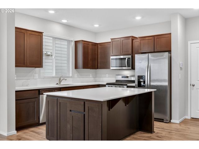 16156 Nw PRISTINE Ln, Portland, OR 97229