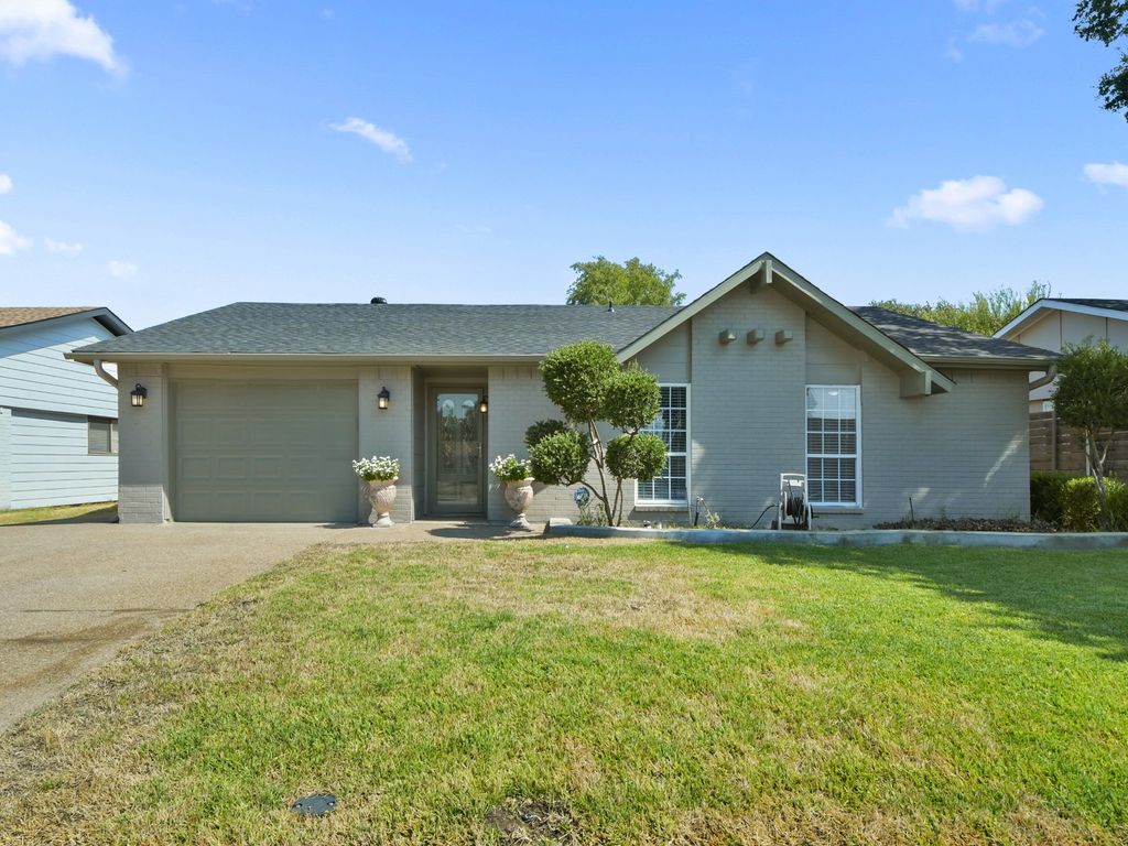 2033 Lymington Road, Carrollton, TX 75007 — photo 3