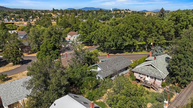 1902 Esplanade Avenue, Klamath Falls, OR 97601