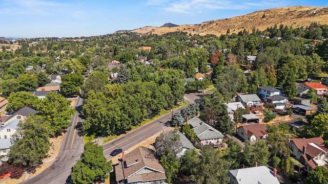 1902 Esplanade Avenue, Klamath Falls, OR 97601
