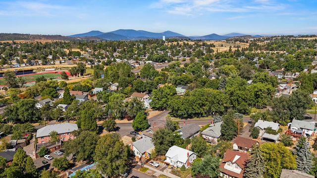 1902 Esplanade Avenue, Klamath Falls, OR 97601