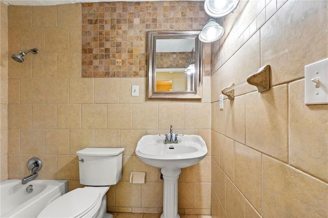 1885 North SW Drive, Atlanta, GA 30331