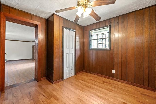 1885 North SW Drive, Atlanta, GA 30331