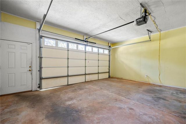 1885 North SW Drive, Atlanta, GA 30331