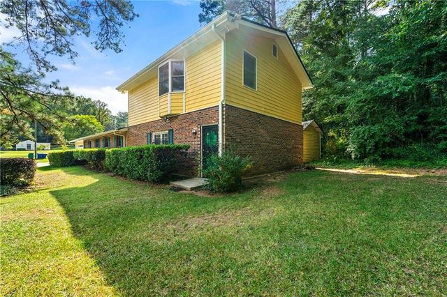 1885 North SW Drive, Atlanta, GA 30331