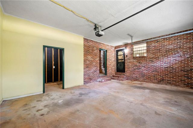 1885 North SW Drive, Atlanta, GA 30331