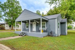 307 Commerce Street W, Honey Grove, TX 75446