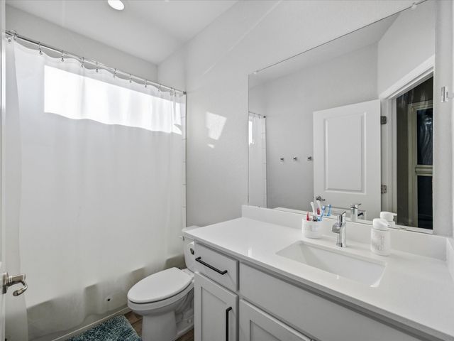 186 Dogwood Avenue, Rhome, TX 76078