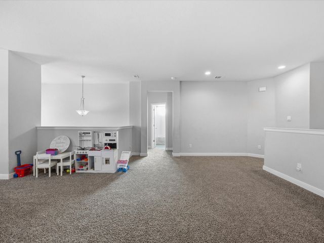 186 Dogwood Avenue, Rhome, TX 76078