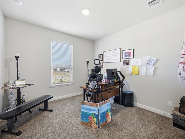 186 Dogwood Avenue, Rhome, TX 76078