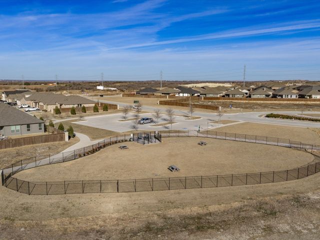 186 Dogwood Avenue, Rhome, TX 76078