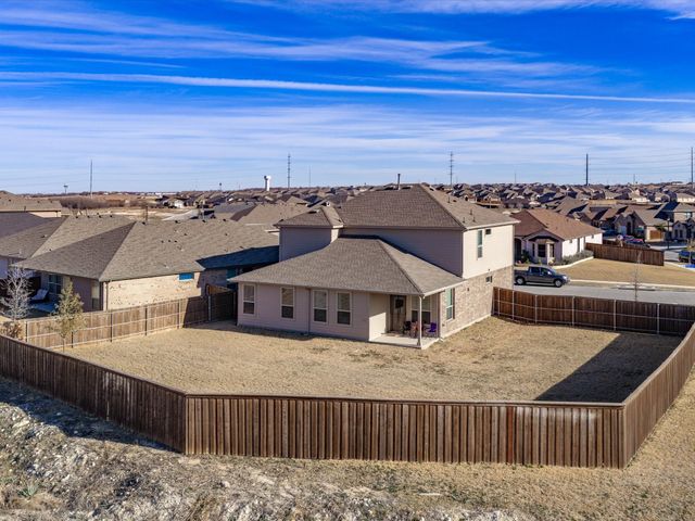 186 Dogwood Avenue, Rhome, TX 76078